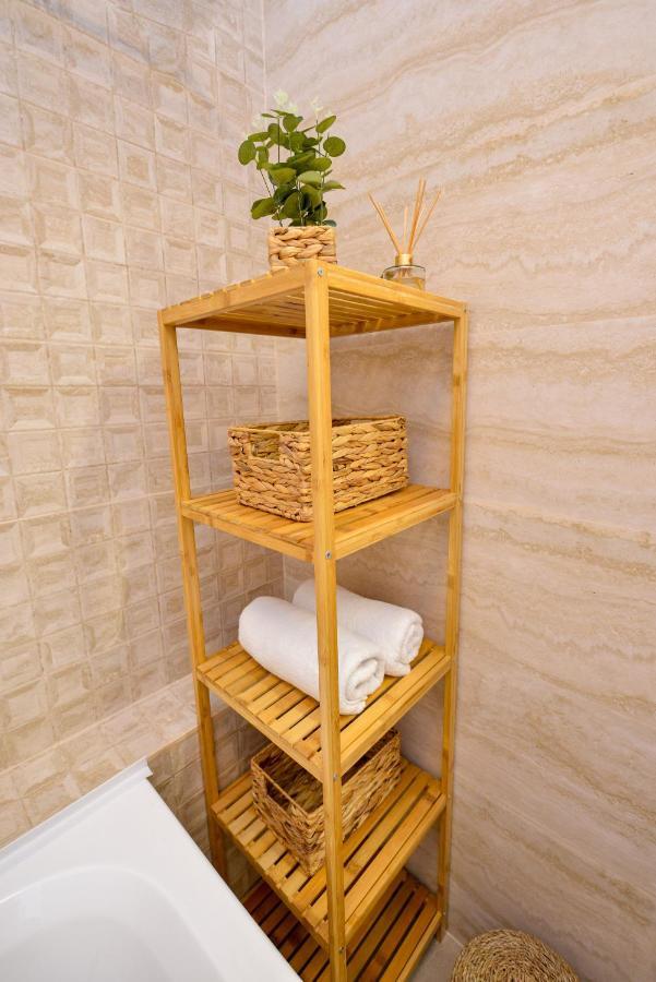 Sofia Cozy Apartment - Underground Private Parking Bucharest Exterior photo