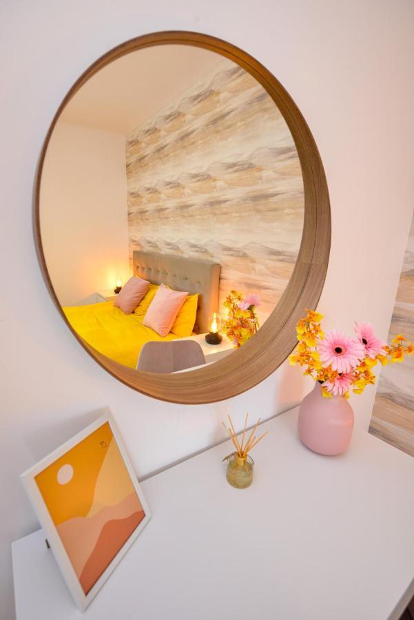Sofia Cozy Apartment - Underground Private Parking Bucharest Exterior photo