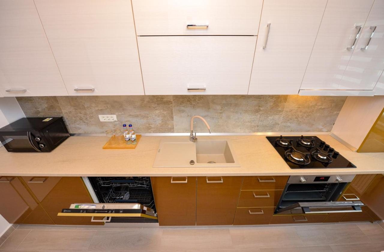 Sofia Cozy Apartment - Underground Private Parking Bucharest Exterior photo